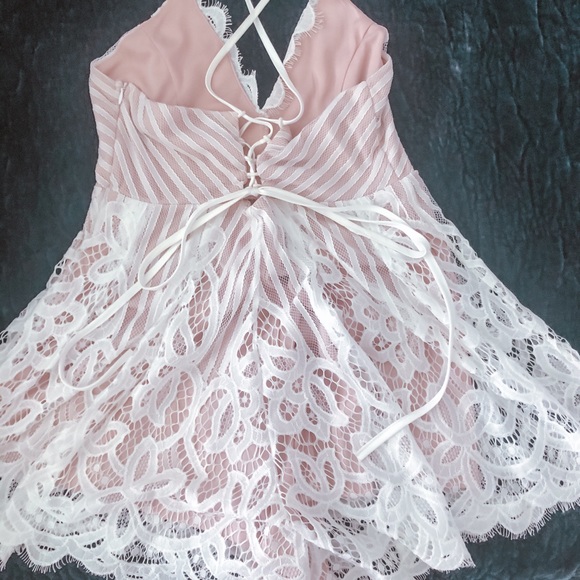 Classy Romper - Picture 3 of 4